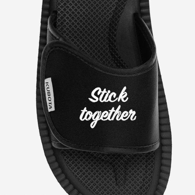 Klapki Kubota® Stick Together